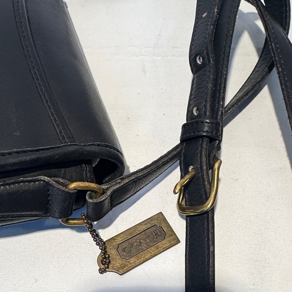 Coach vintage Black Leather Crossbody Bag - Picture 7 of 16